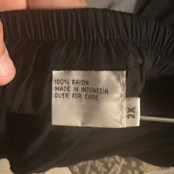 BEAUTIFUL Black and Gold Skirt Size 2X - Picture 3 of 4